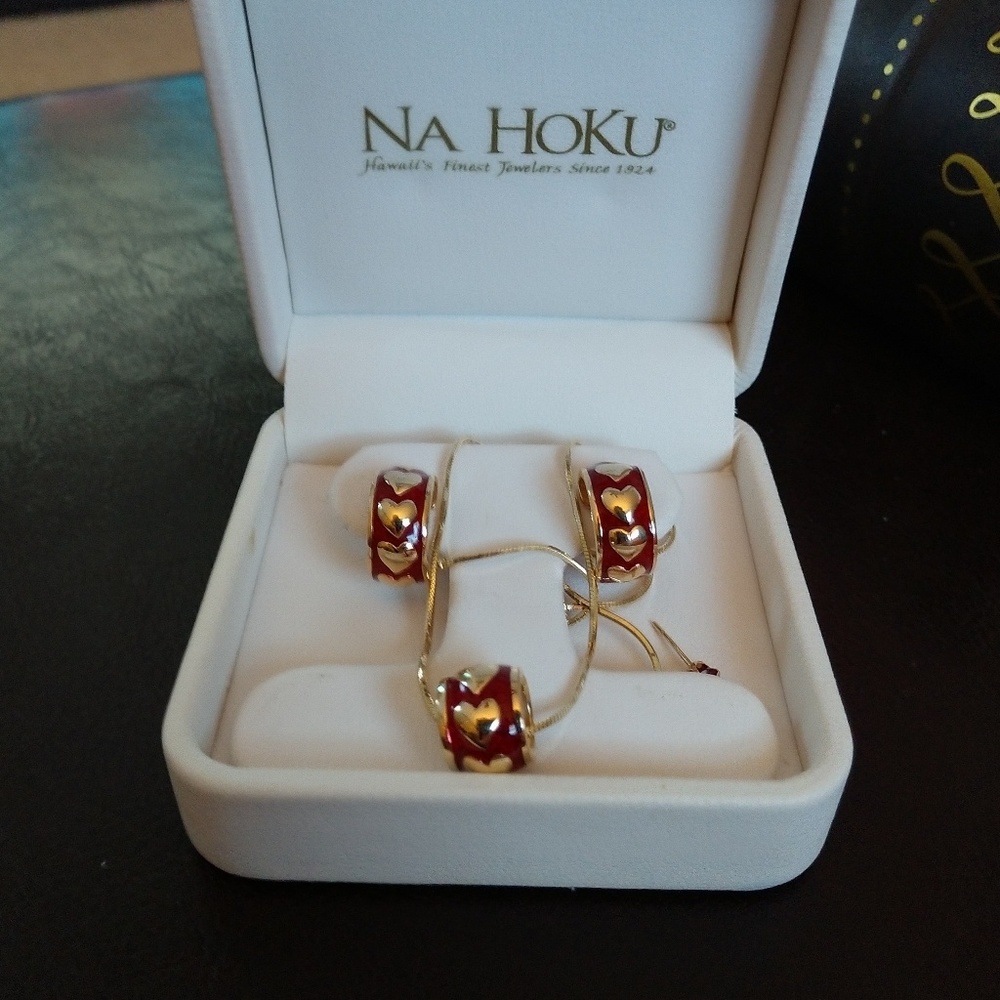 Na Hoku 14k gold necklace & earrings